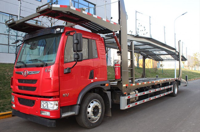 長久集團(tuán)重慶交付首批中置軸轎運(yùn)車